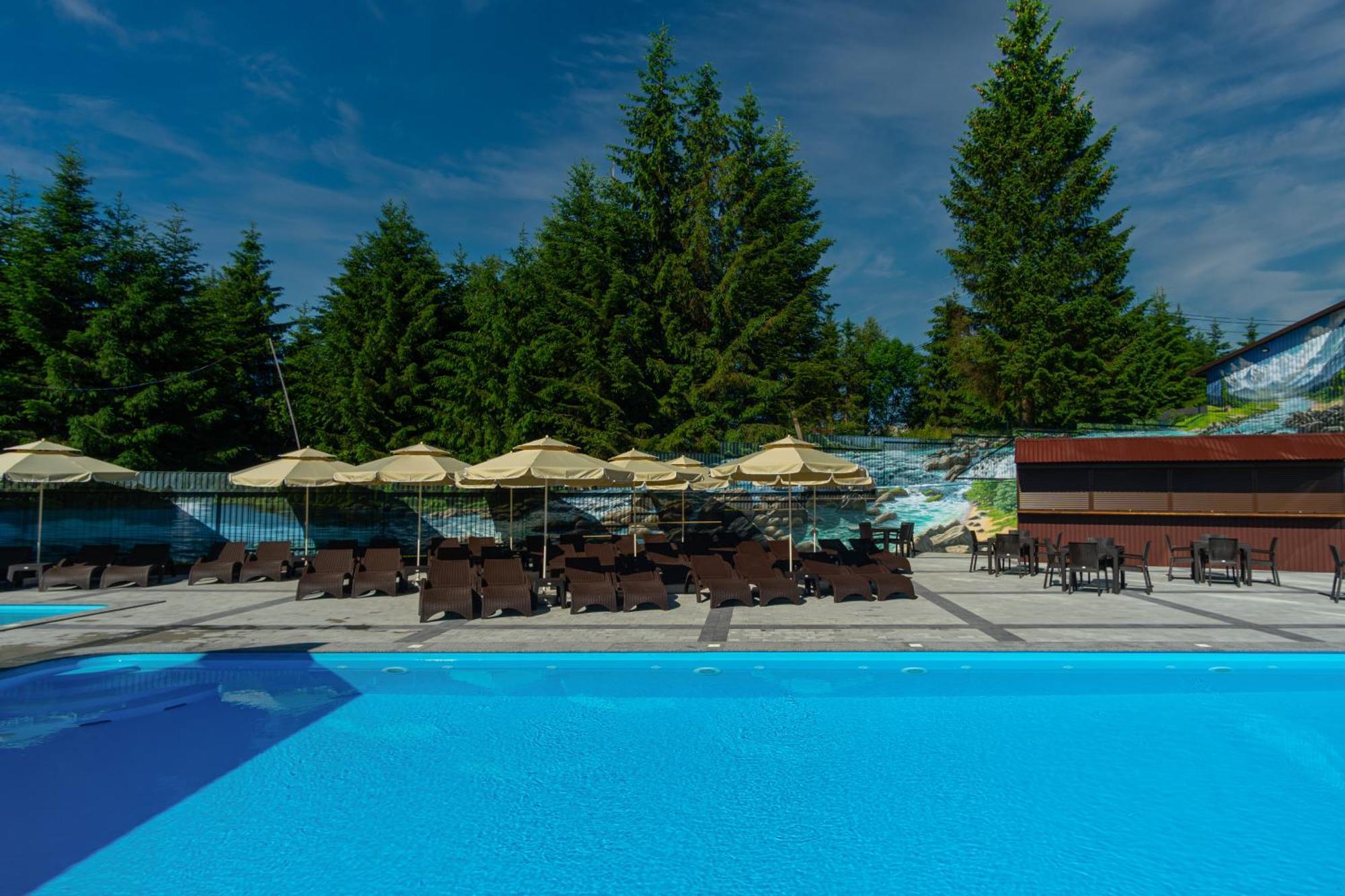 Summit Hotel Yablunytsya Luaran gambar