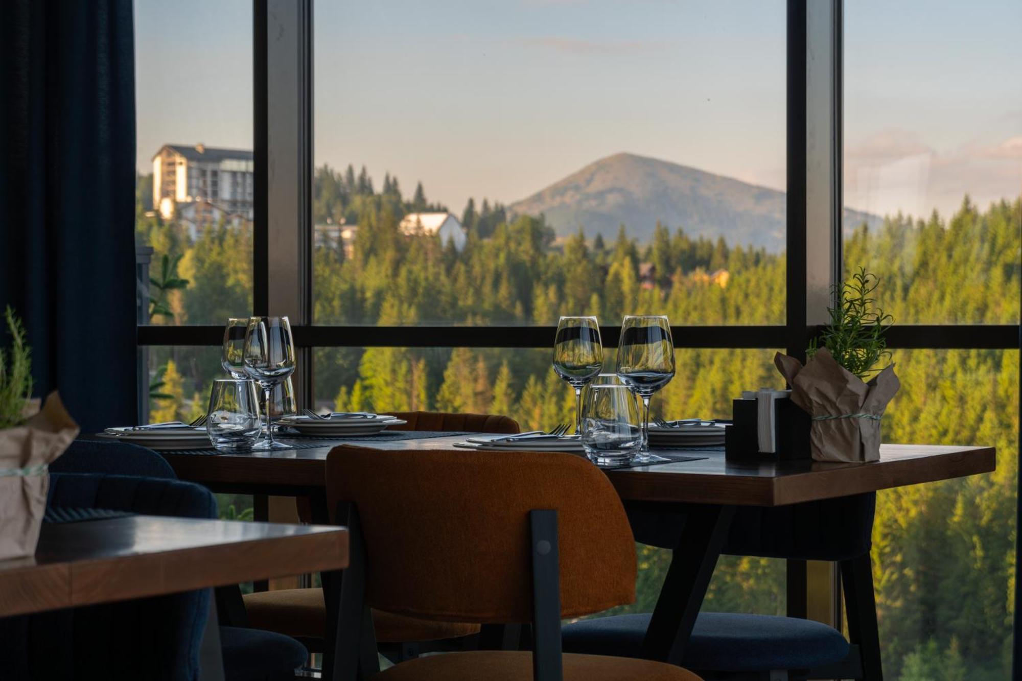 Summit Hotel Yablunytsya Luaran gambar