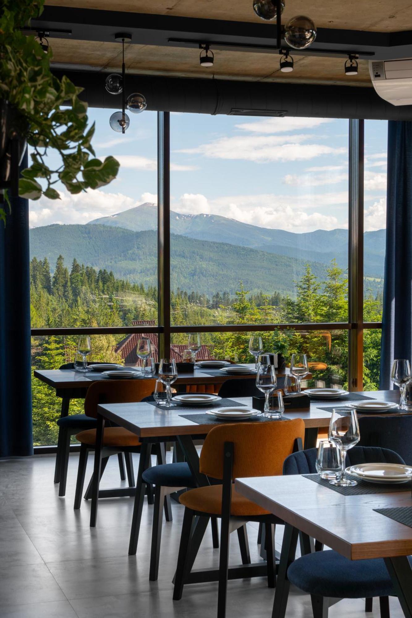 Summit Hotel Yablunytsya Luaran gambar