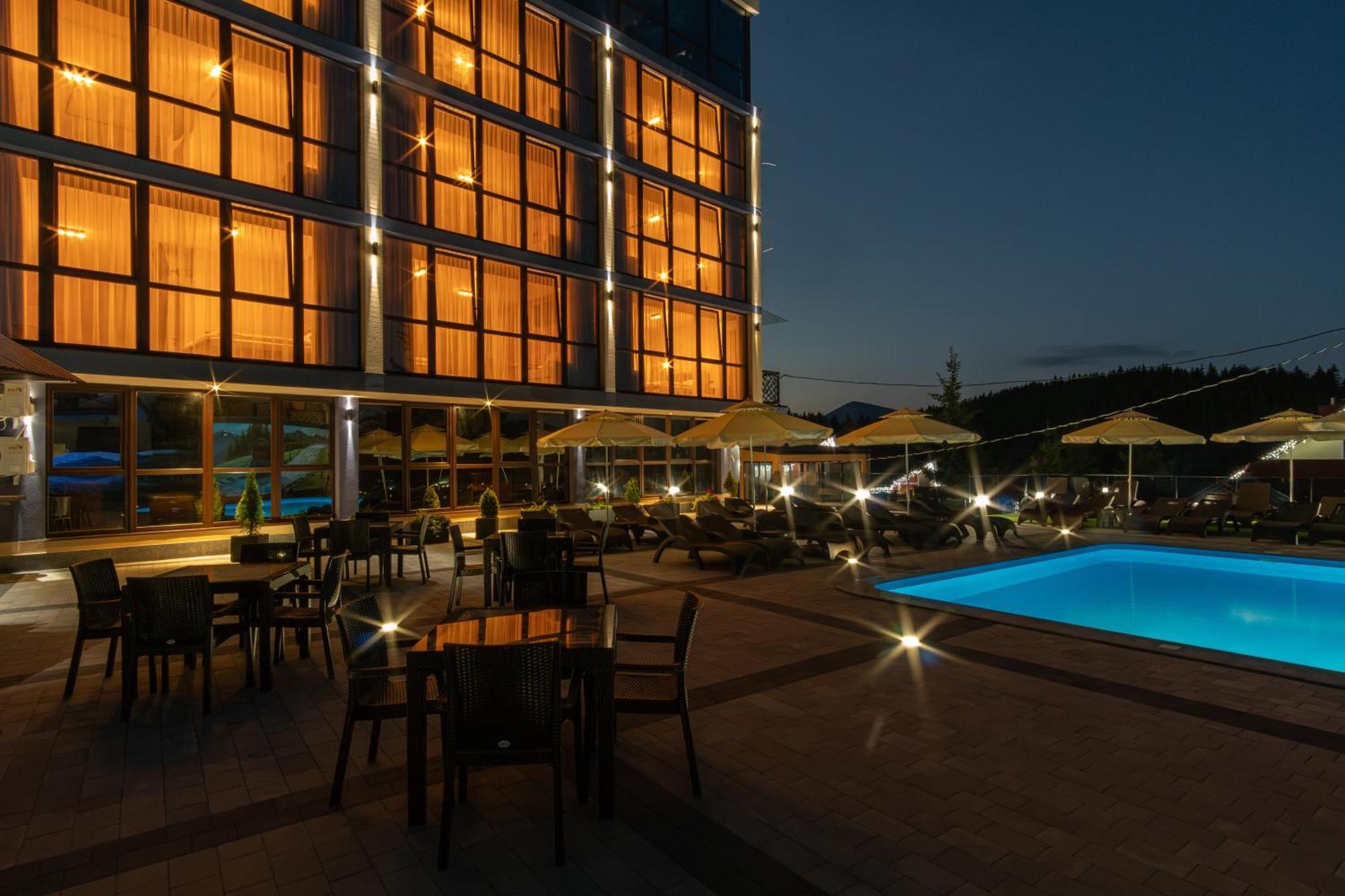 Summit Hotel Yablunytsya Luaran gambar