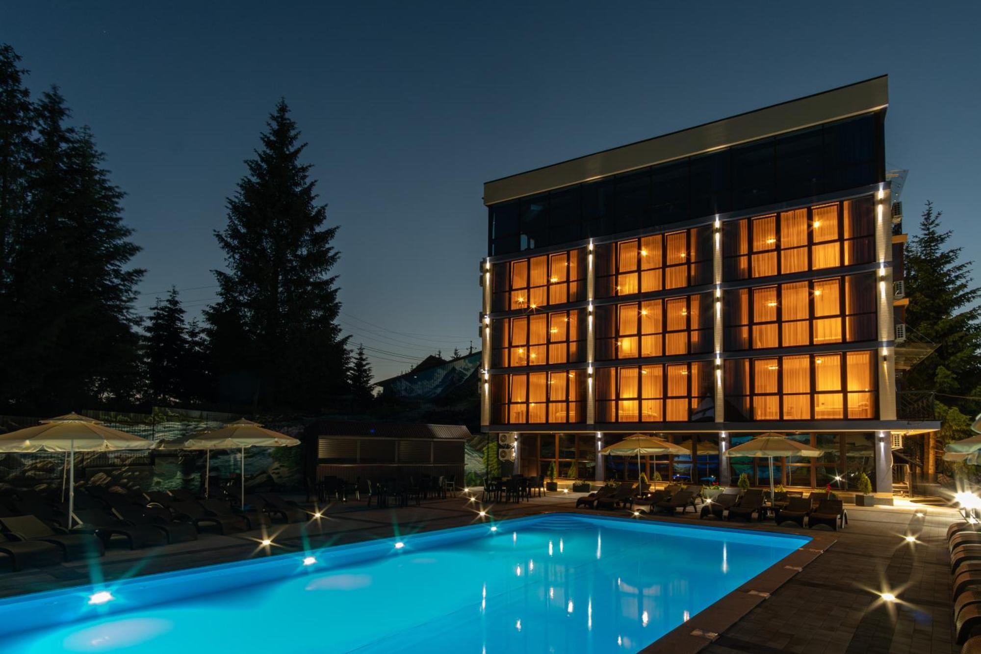 Summit Hotel Yablunytsya Luaran gambar